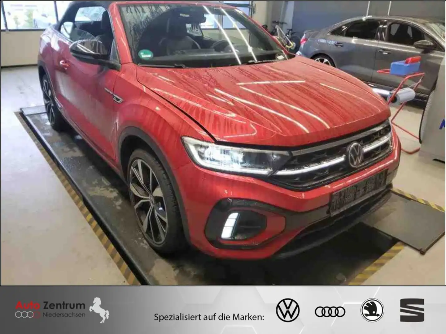 Volkswagen T-Roc Cabrio 1.5 TSI R-Line CarPlay AHK*LEDER*beatsAudio Rot - 1