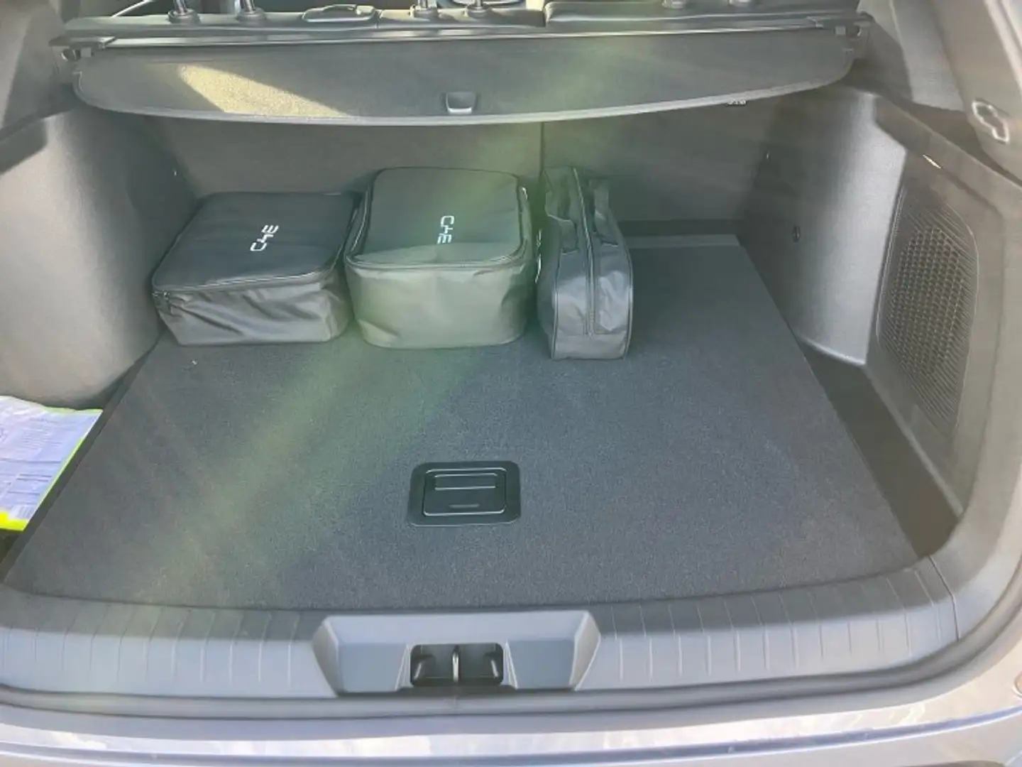 BYD Seal U DM-i Design AWD Grau - 2
