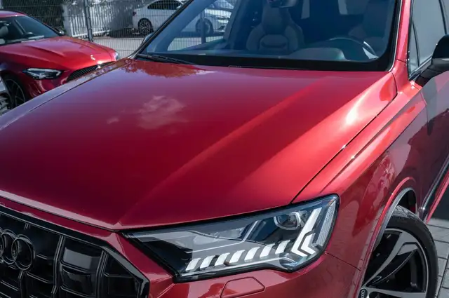 Audi SQ7 view 12