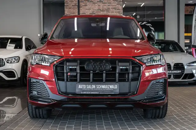 Audi SQ7 view 5