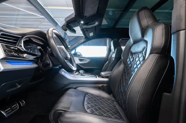 Audi SQ7 view 14
