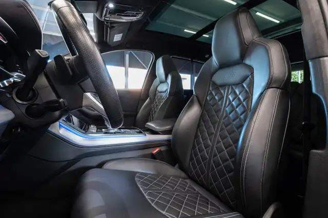 Audi SQ7 view 15