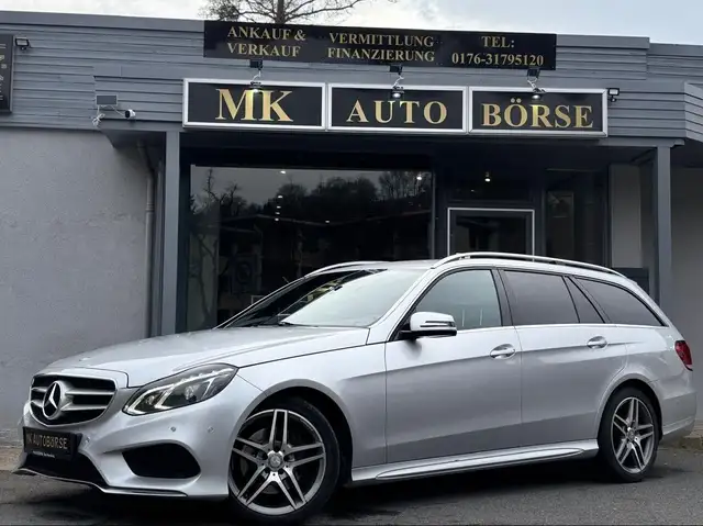 Mercedes-Benz E 250 AMG/AUTOMATIK/H&K/R-KAM/TEMPO/LEDER/SITZHZ