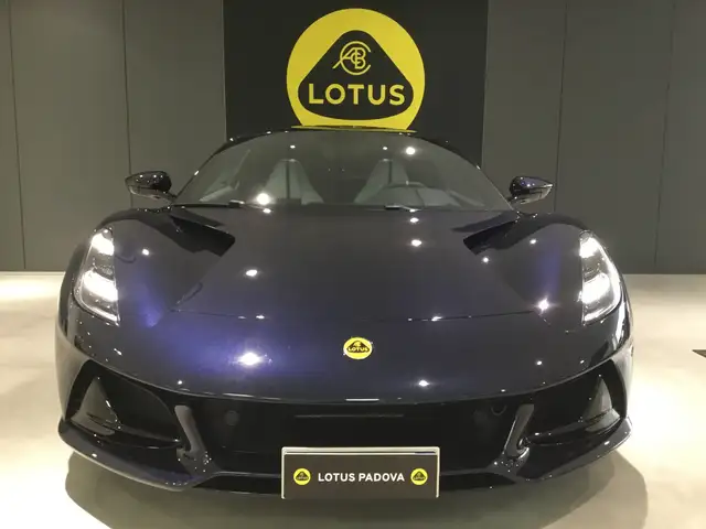 Lotus Emira I4  2.0 first edition