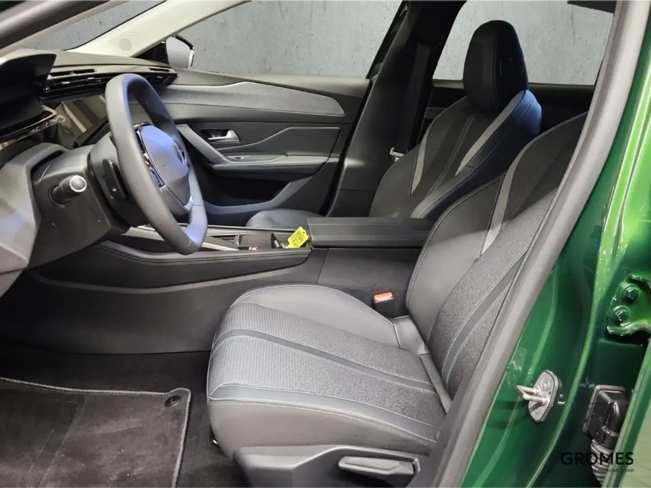 Peugeot 308 Allure Pack BLHDI 130 EAT8 Navi 360 Kamera LED 2- 9