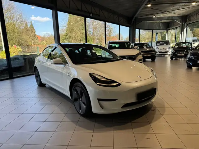 Tesla Model 3 Model 3 44 kWh Standard Plus