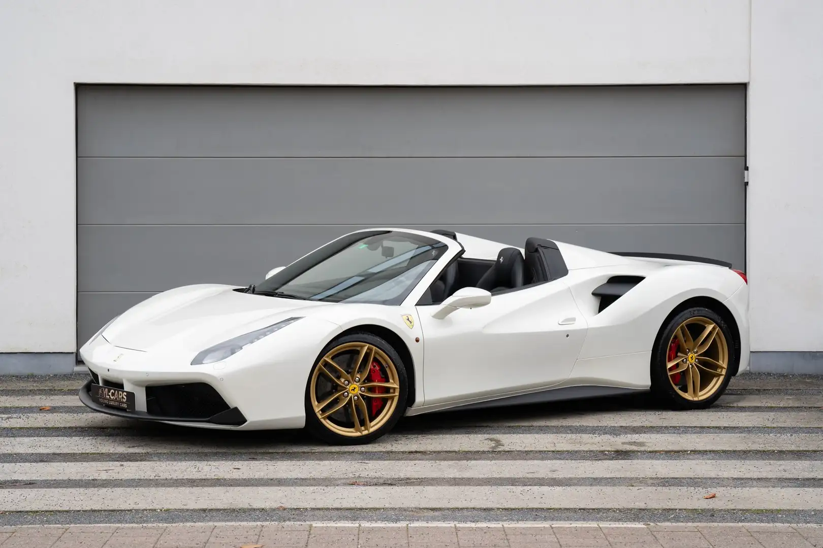 Ferrari 488 Spider 3.9 / CARBON STEERING WHEEL Fehér - 1