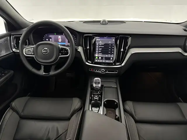 Volvo V60 view 2