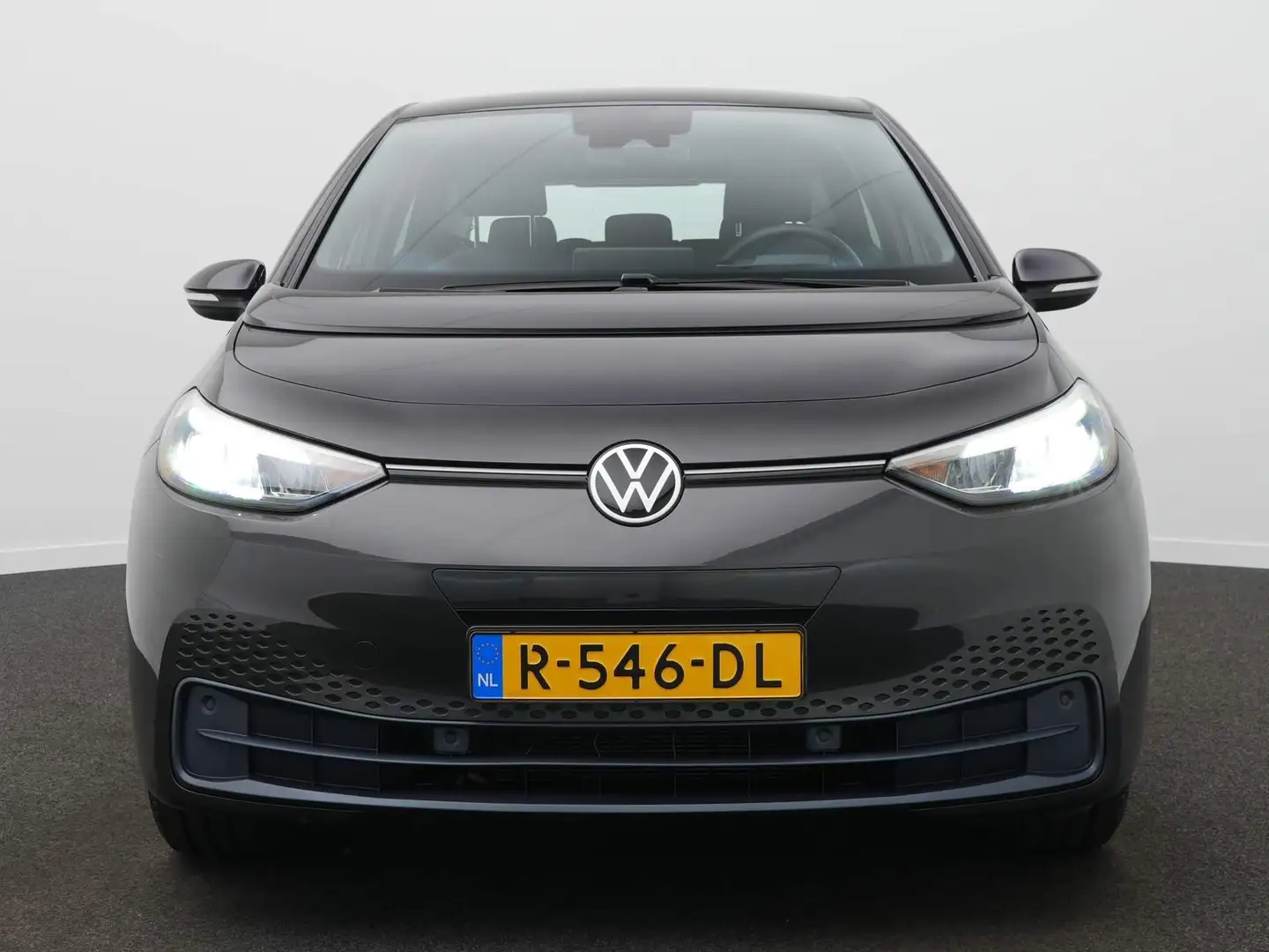 Volkswagen ID.3 Pure 45 kWh Navigatie / Camera / Ecc / L.M. Velgen Grijs - 2