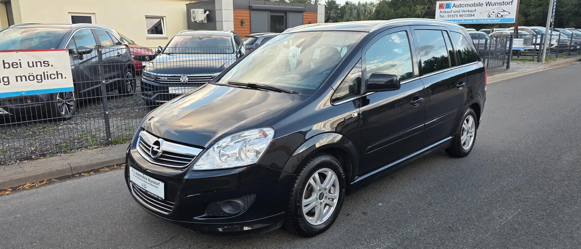 Opel Zafira Innovation Negro - 1