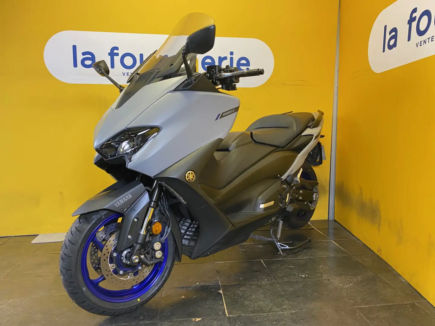 Yamaha TMAX 560 Gris - 1