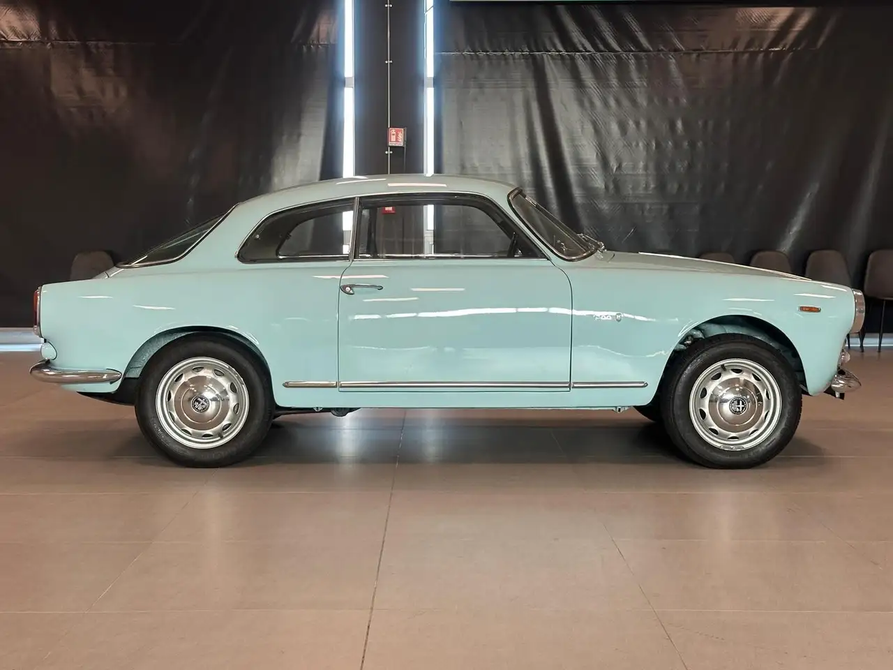 Alfa Romeo Giulietta Sprint 1300, foto 2