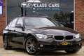 BMW 318 i SPORT LINE-AUTO-CAMERA-CRUISE-CUIR-EU 6B 2030 !! Grijs - thumbnail 2