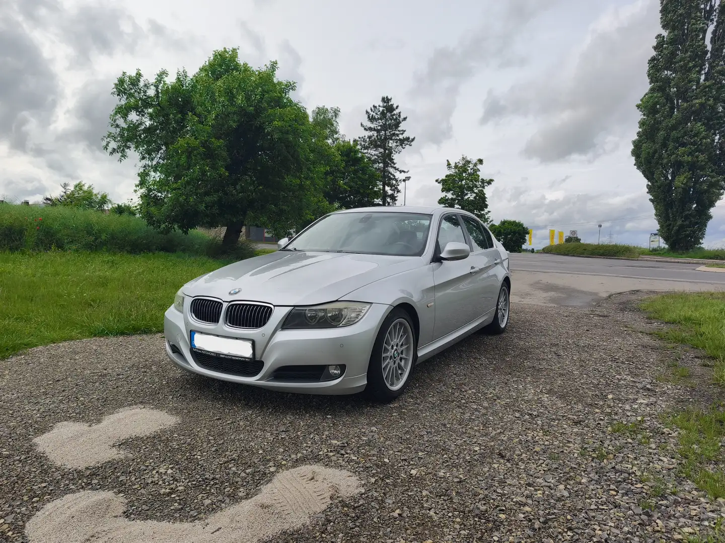 BMW 325 d DPF AHK 8-Fach Aut. M57 Androidradio Silber - 1