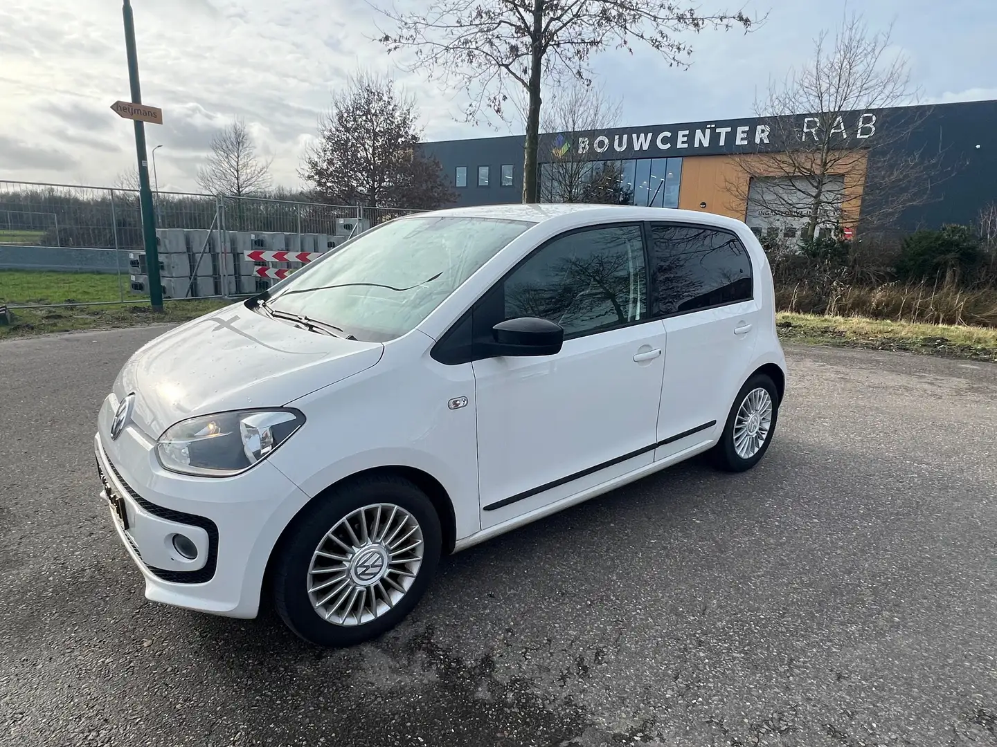 Volkswagen up! 1.0 high up! BlueM. Wit - 1