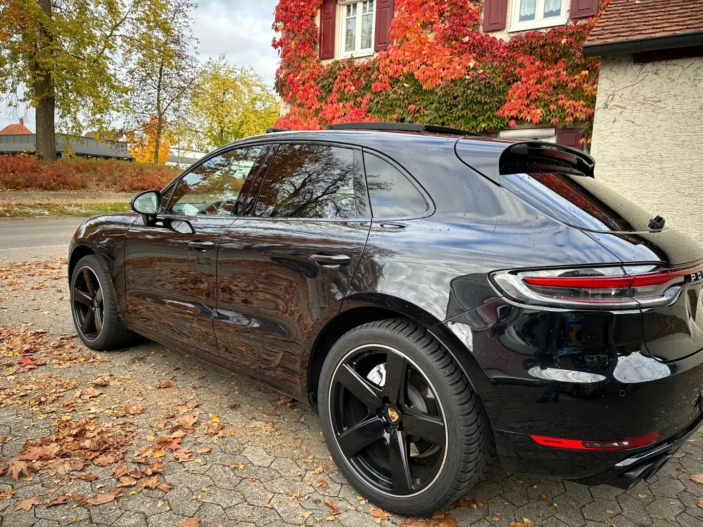 Porsche Macan Turbo PANO/LED/AHK Schwarz - 1