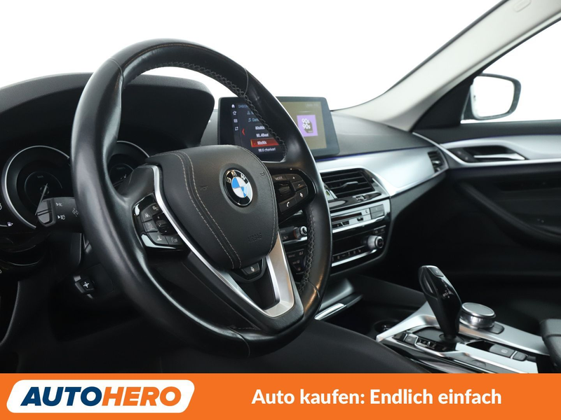 BMW 530 530e Aut.*NAVI*HUD*ACC*CAM*SHZ*LED* — photo 11