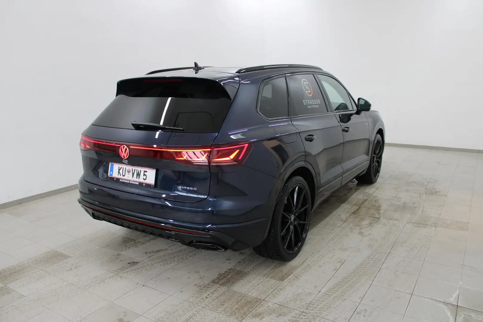 Volkswagen Touareg R eHybrid TSI 4MOTION Blau - 2