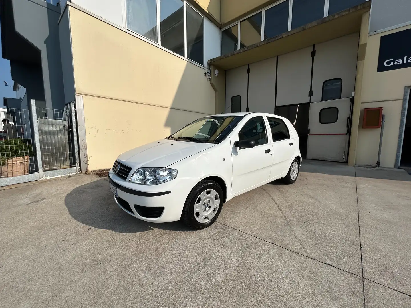 Fiat Punto 5p 1.3 MJT Active VAN Autocarro 4 posti Bianco - 1