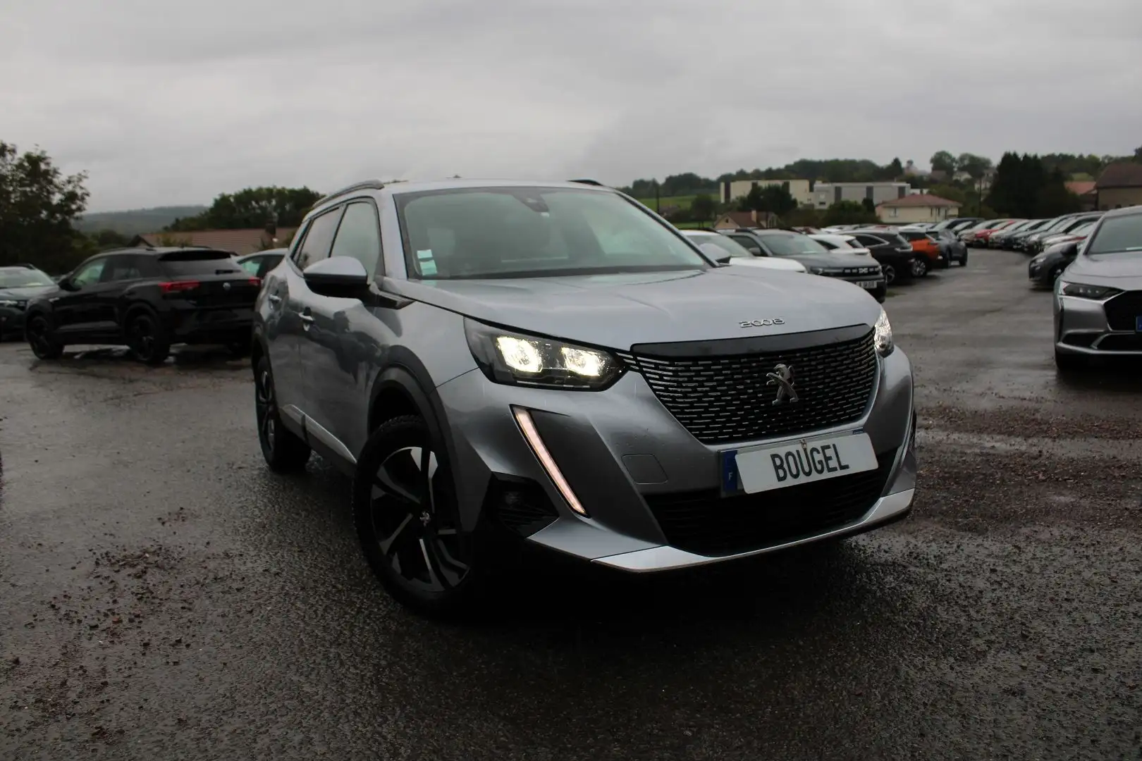 Peugeot 2008 ALLURE 130 CV USB GPS 3D CAMÉRA AUDIO JA 17 I-COKPIT FULL LED BOITE AUTO EAT-8 Grau - 1