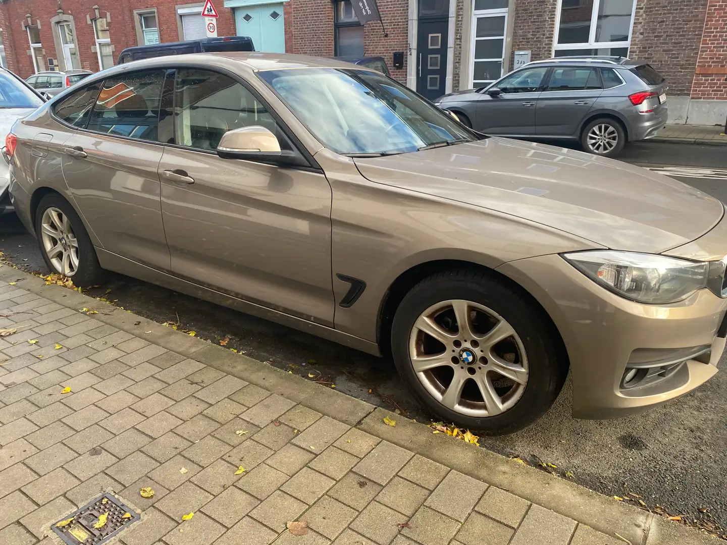 BMW 318 D GT - euro 6b Bronze - 1