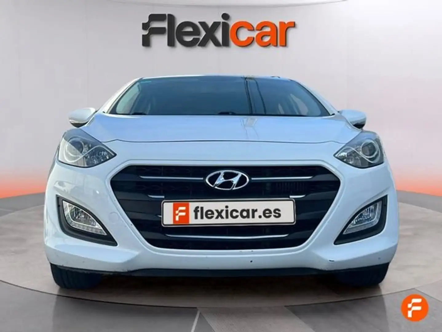Hyundai i30 1.6CRDi Style Blue DT 136 Blanc - 2