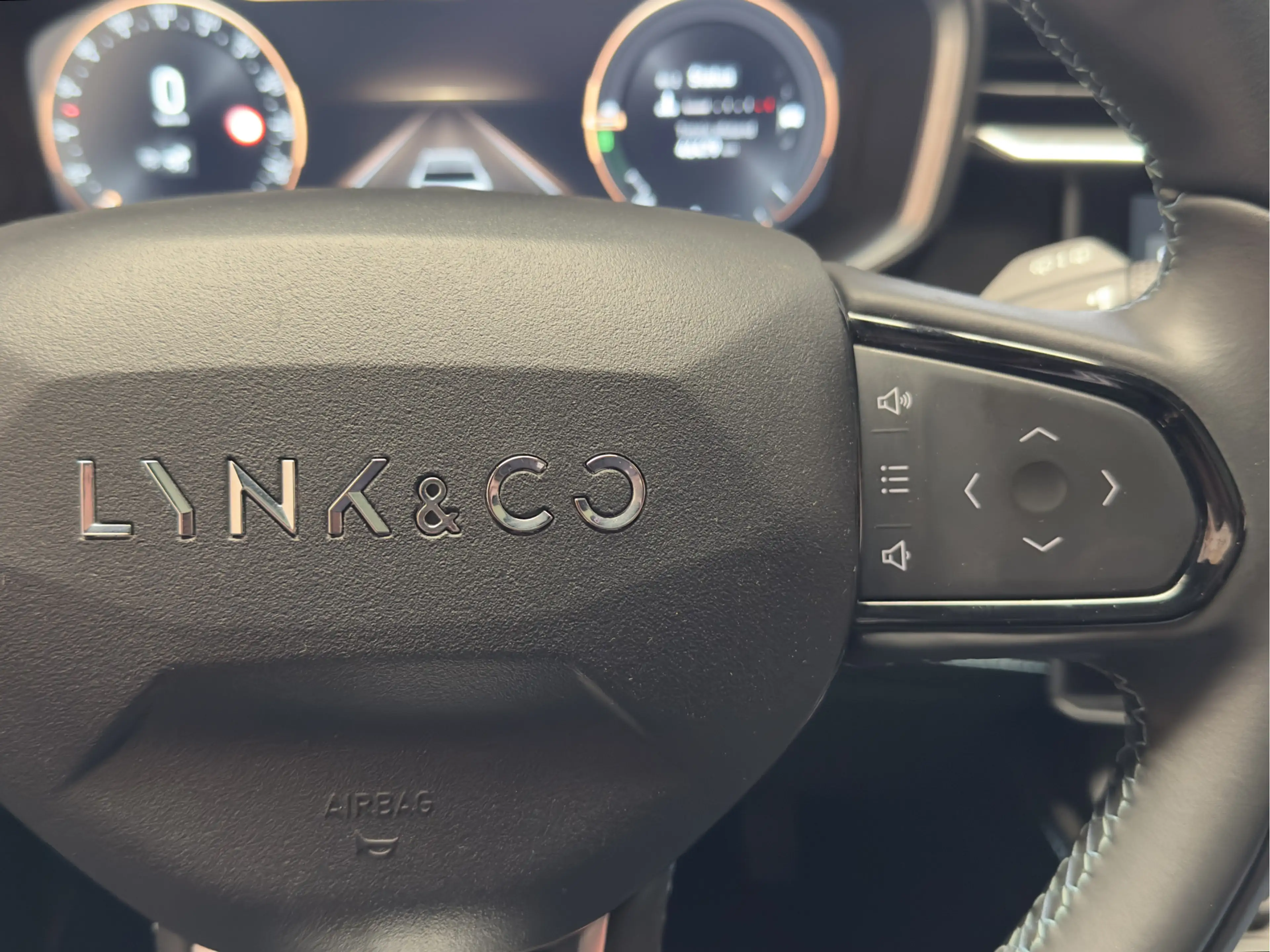 Lynk & Co 01 1.5 6.6kW MY 2023 ZWARTE HEMEL 360 CAMERA ADAPTIVE — photo 24