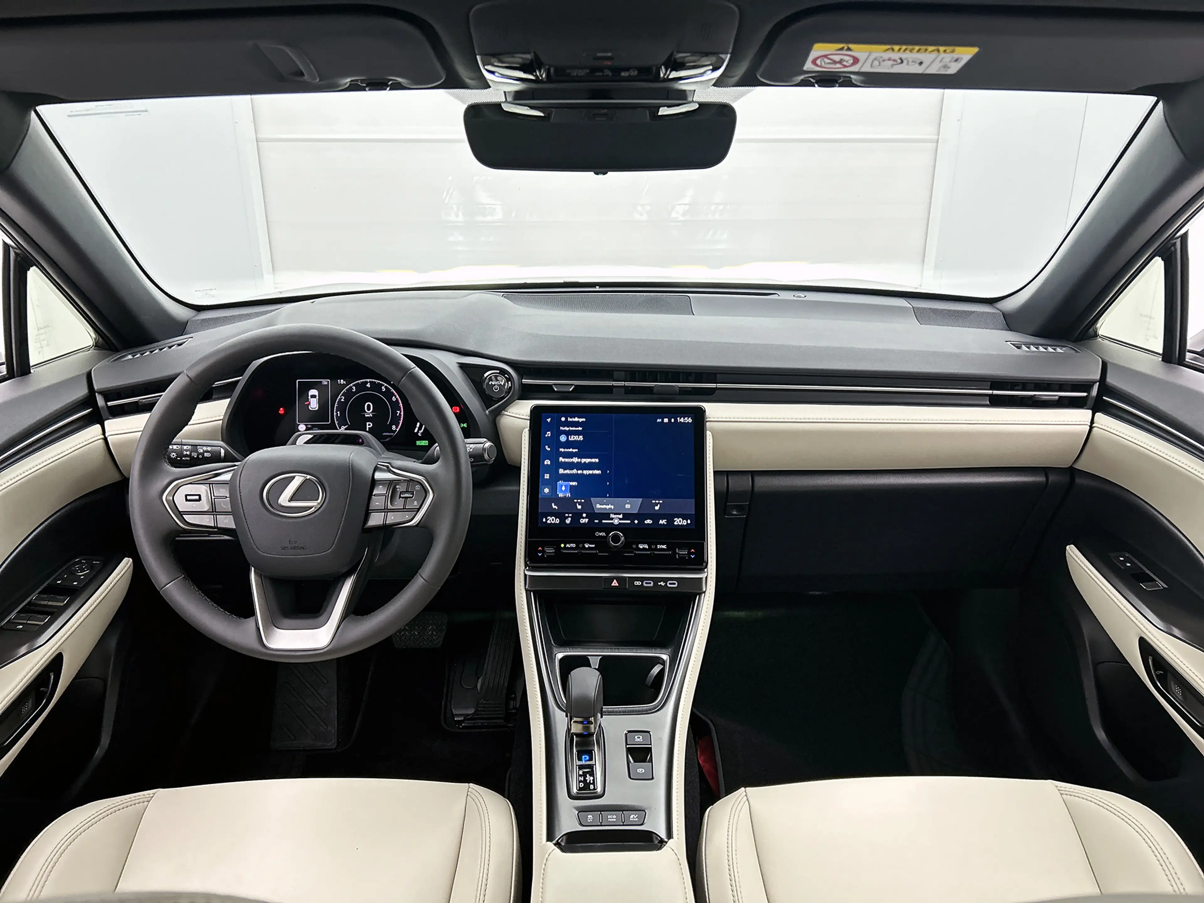 Lexus LBX Elegant 2WD | Apple CarPlay / Android Auto (Naviga — photo 4