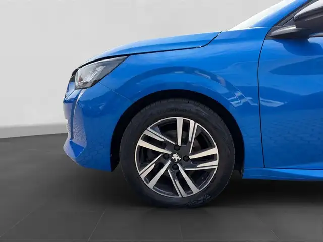 Peugeot 208 view 7