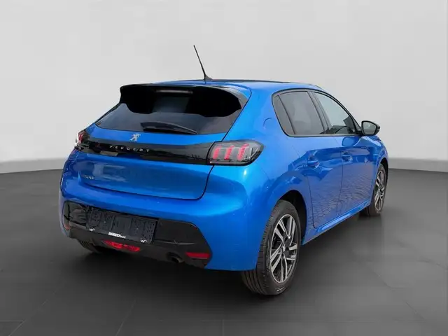 Peugeot 208 view 5