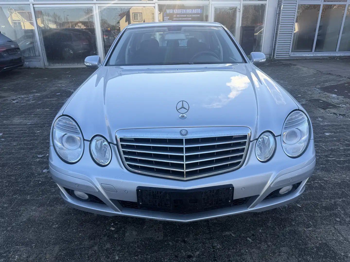 Mercedes-Benz E 220 220 CDI Euro 4 / 1 Hand / 69000 Km /AHK / Garantie Silber - 2
