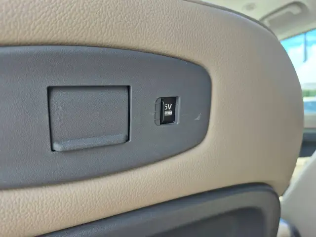 Land Rover Defender view 14