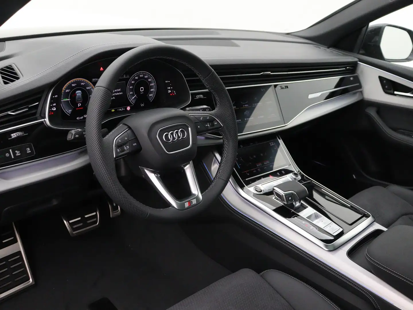 Audi Q8 Pro Line S 55 TFSI e 290 kW / 394 PK Zwart - 2