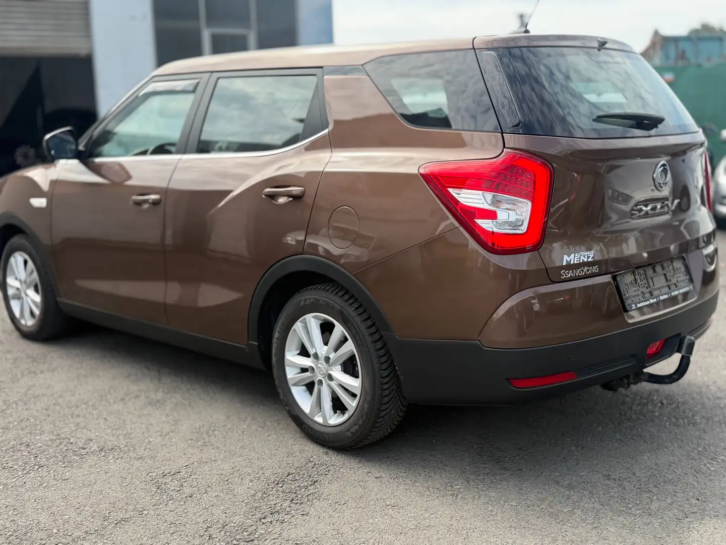 SsangYong XLV XLV e-XGi 160 2WD Sapphire 1-HAND Braun - 2