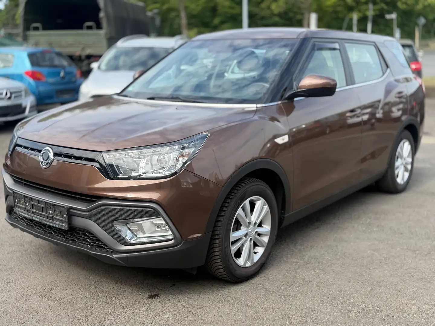 SsangYong XLV XLV e-XGi 160 2WD Sapphire 1-HAND Braun - 1