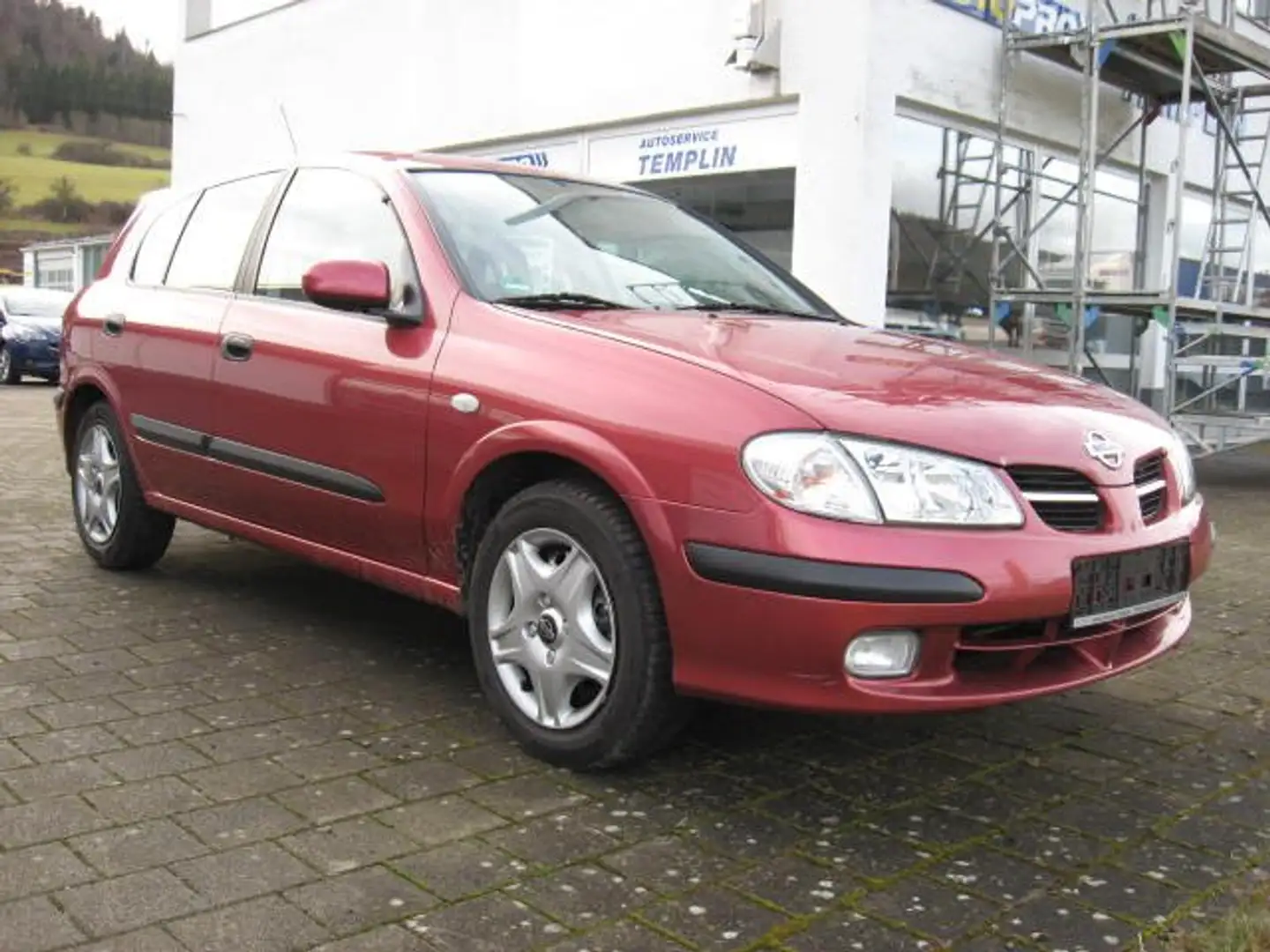 Nissan Almera Almera 1.5 Comfort 1.Hand Scheckheft Rot - 1