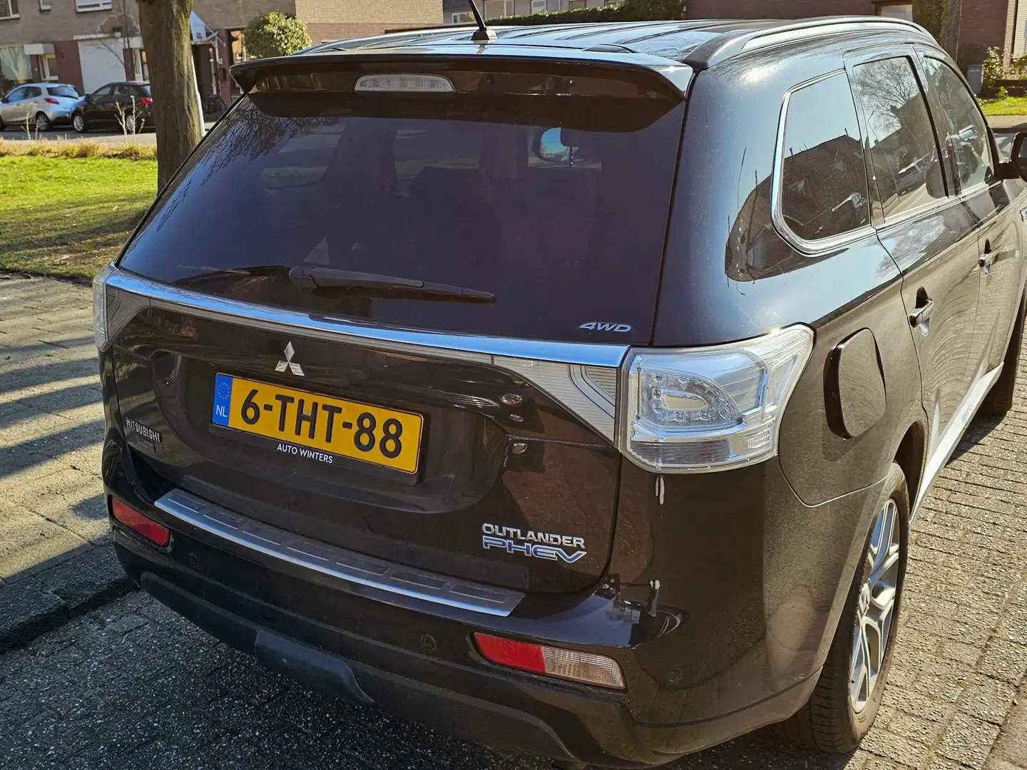 Mitsubishi Outlander 2.0 PHEV Instyle Zwart - 2
