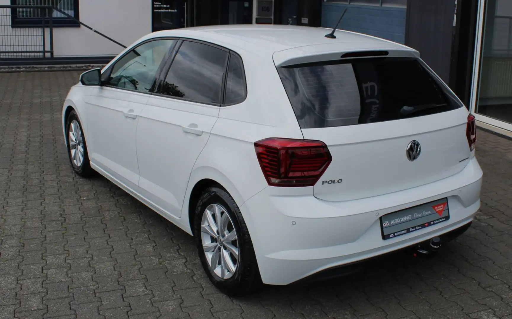 Volkswagen Polo VI Highline, 1,0 TSI 70KW/95PS Weiß - 2