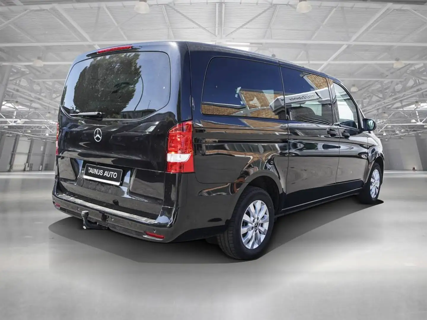 Mercedes-Benz Vito Tourer 114 Navi AHK 2x Schiebet. Liegepaket Noir - 2