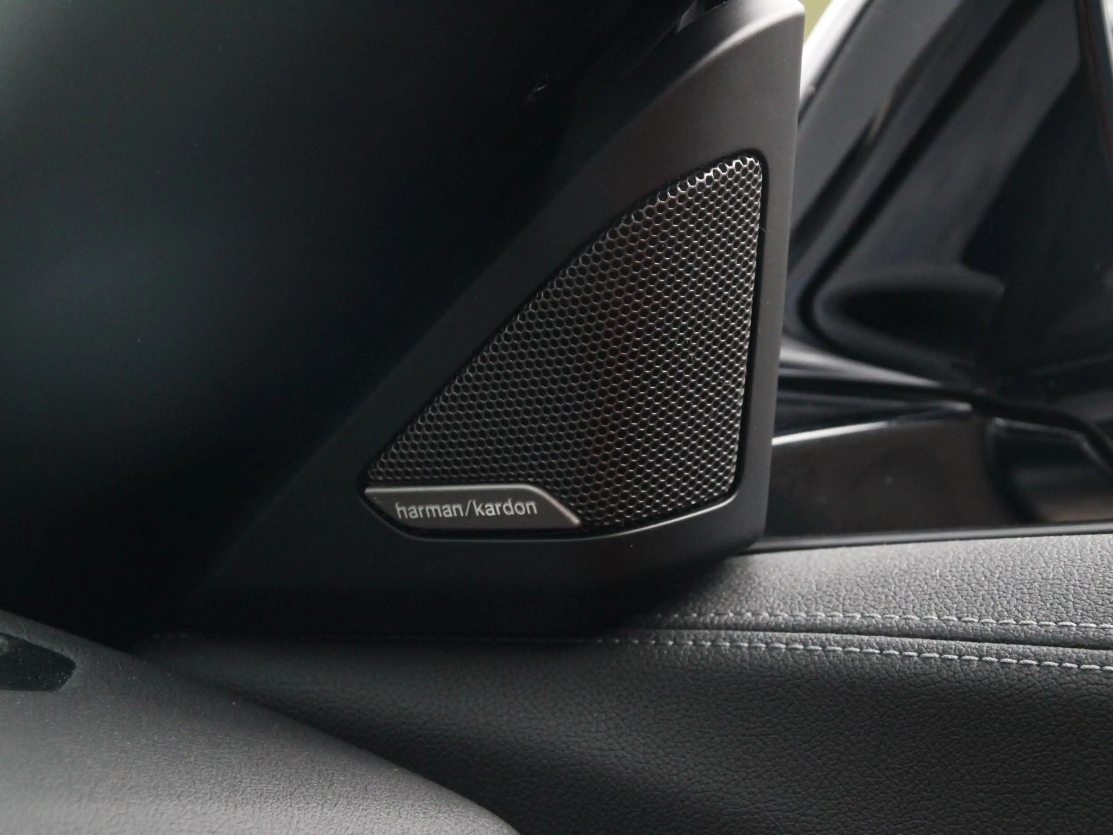 BMW Z4 Roadster M40i High Executive — photo 33