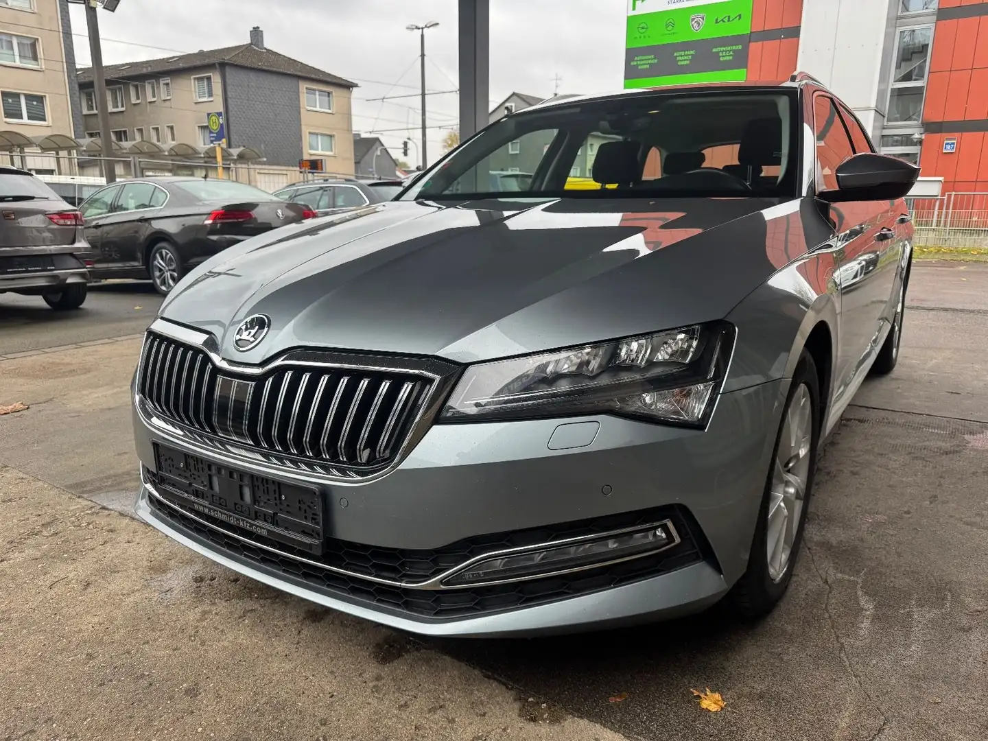 Skoda Superb Combi Style 4x4 Grau - 1