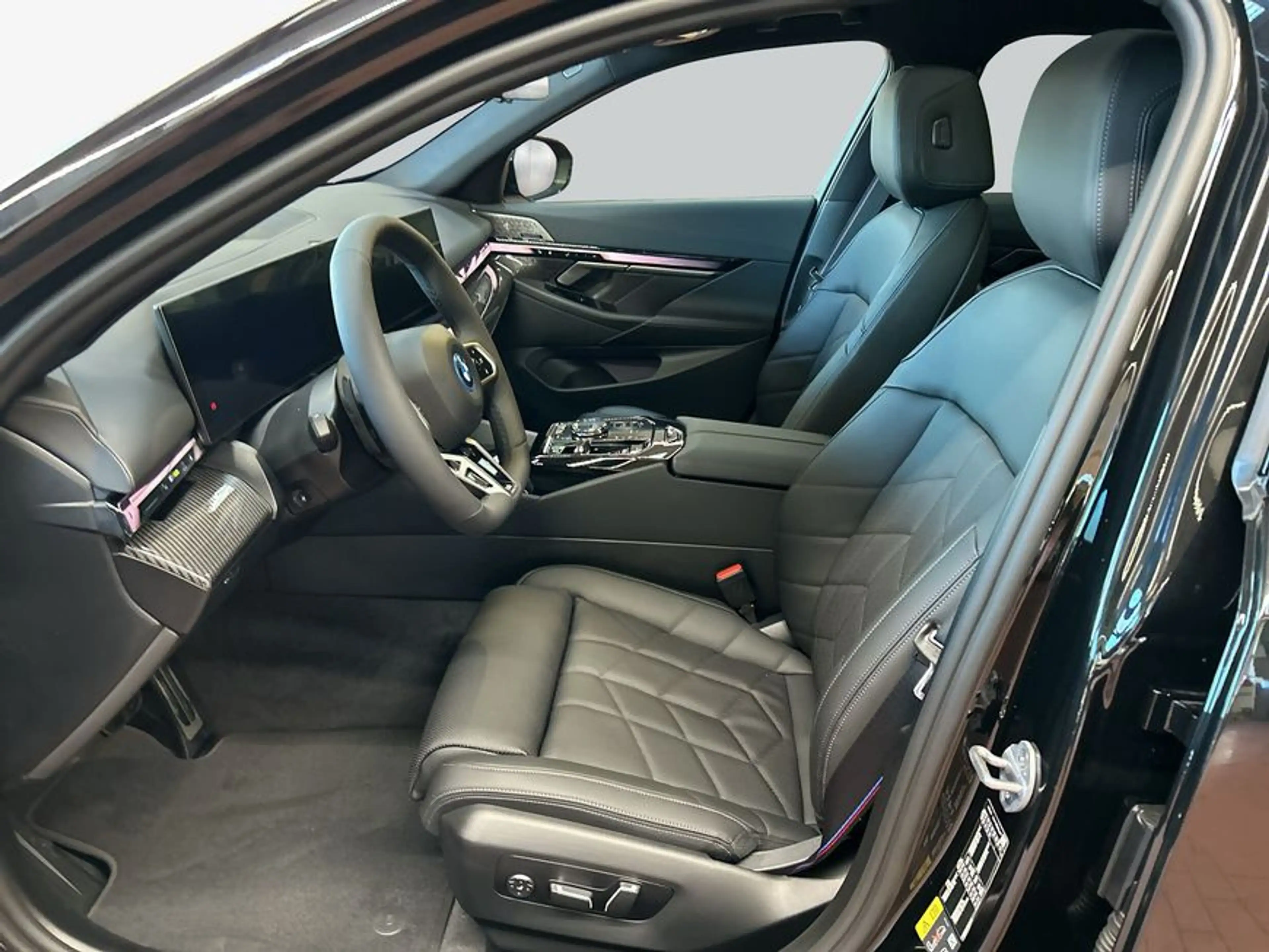 BMW 550 550e xDrive Aut. 230 kW, 4-türig — photo 10