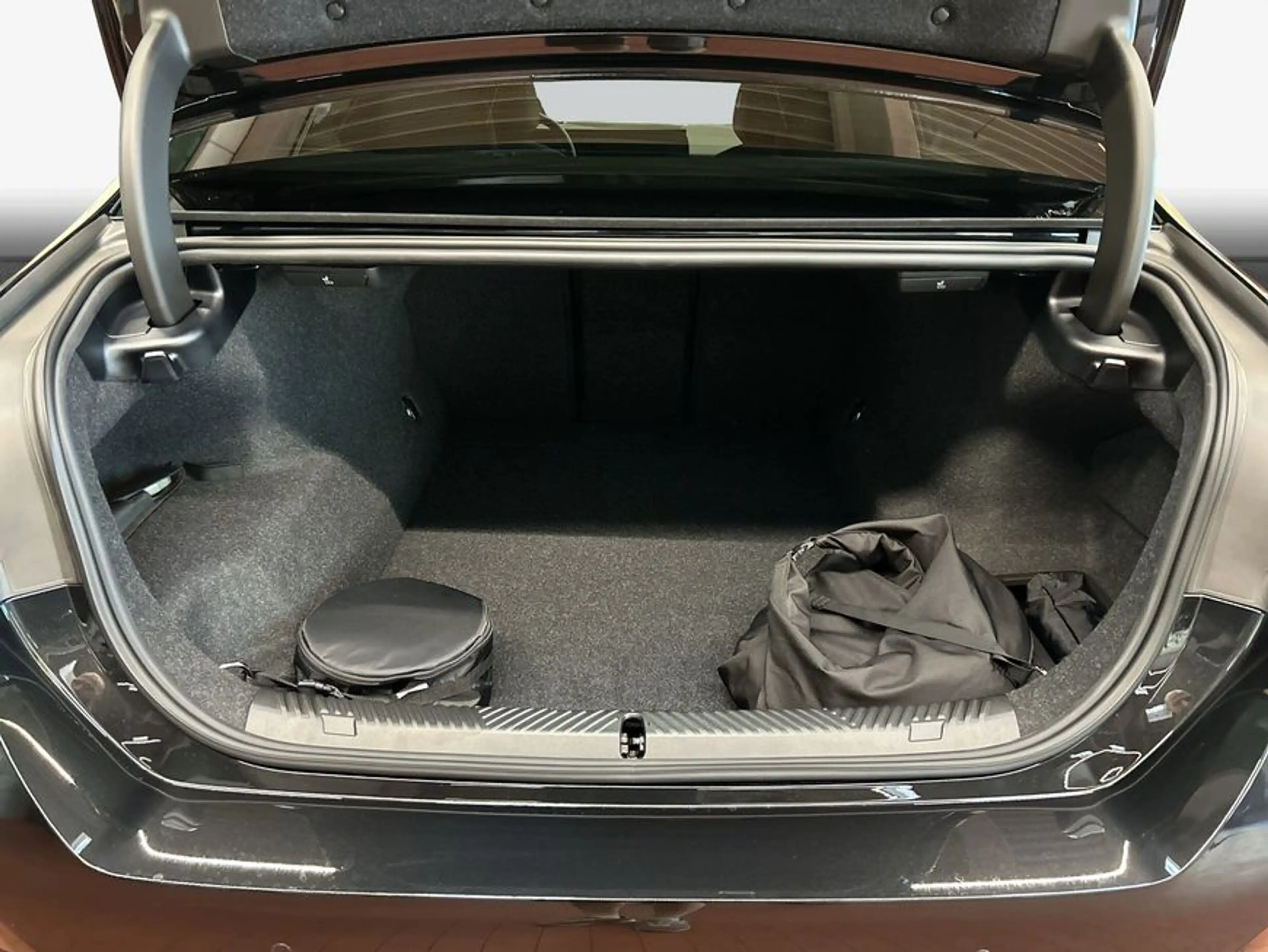 BMW 550 550e xDrive Aut. 230 kW, 4-türig — photo 9