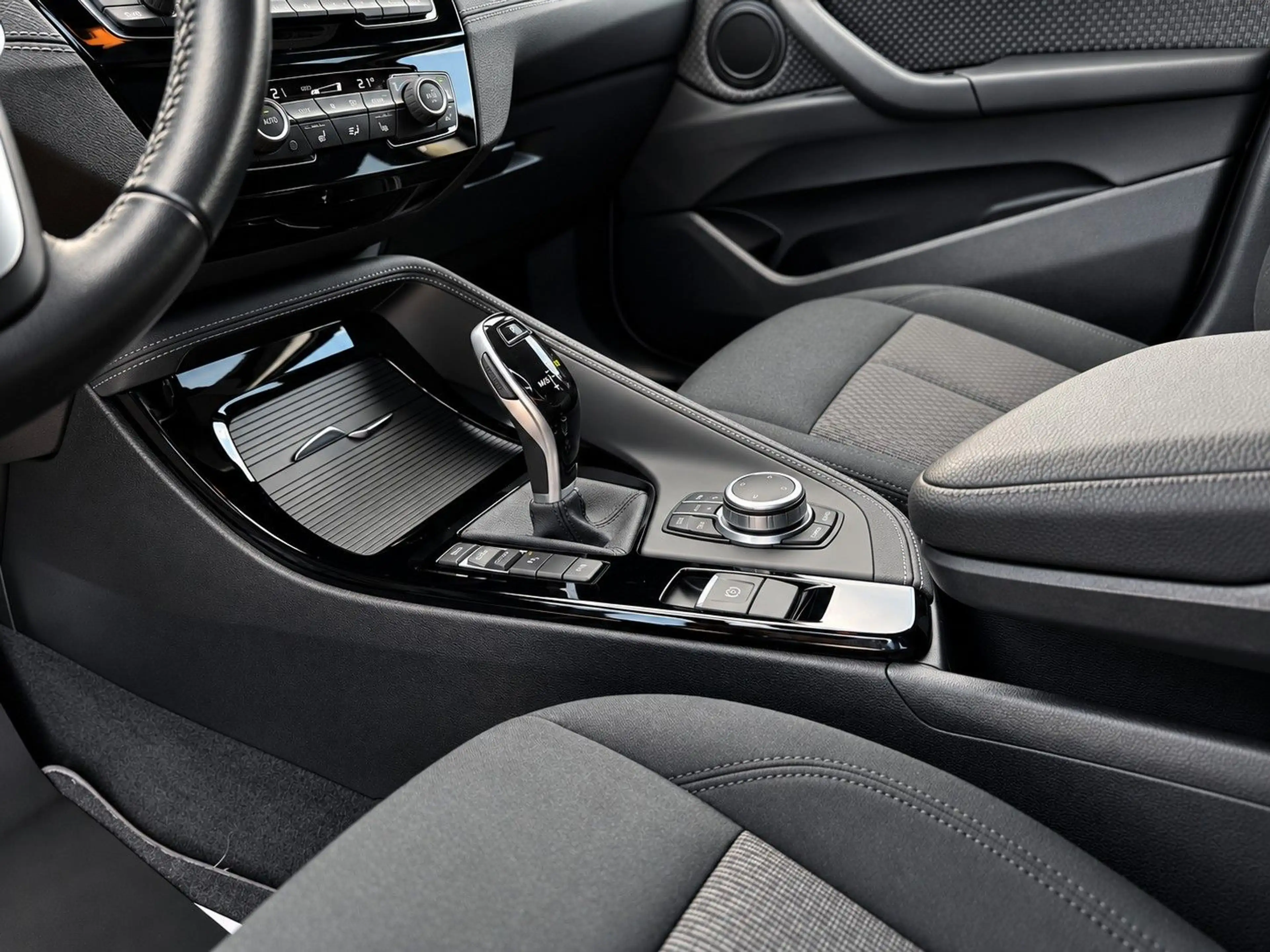 BMW X2 sDrive 20 i Advantage R-CAM/HIFI/PDC/SHZ/MEMO — photo 15