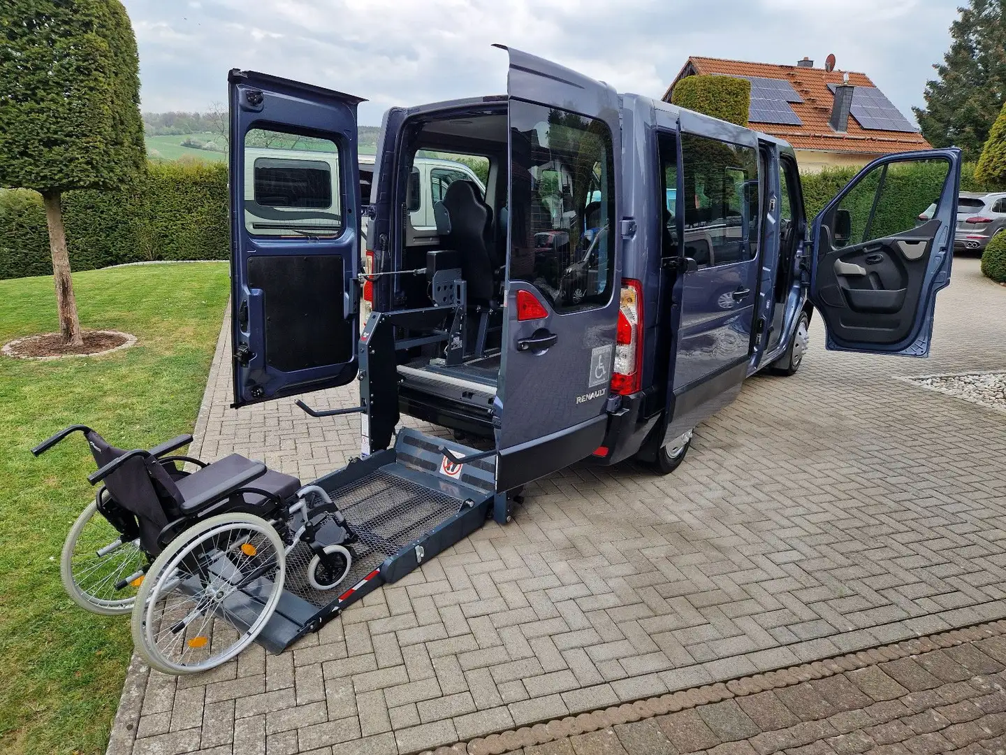 Renault Master L1H1Behindertengerecht*Selbsfahrer*Klima* Blau - 2
