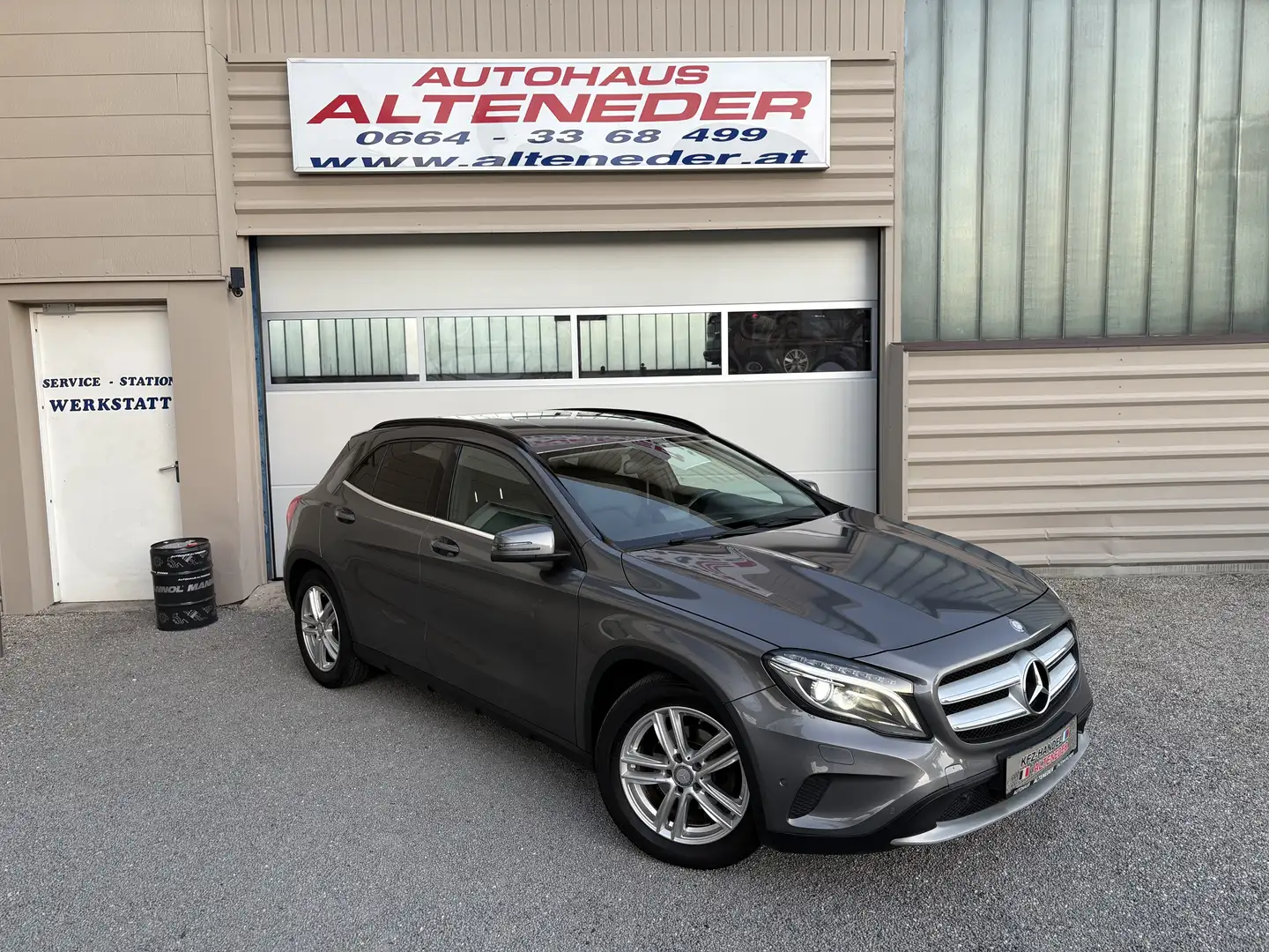 Mercedes-Benz GLA 200 GLA 200 CDI Aut. NAVI SITZH TEMP XENON Grau - 1