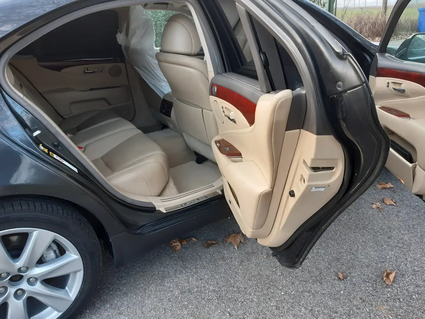 Lexus LS 600 HF4 LS+I+-+II+-+III+-+IV+600h+5.0+auto Modrá - 2