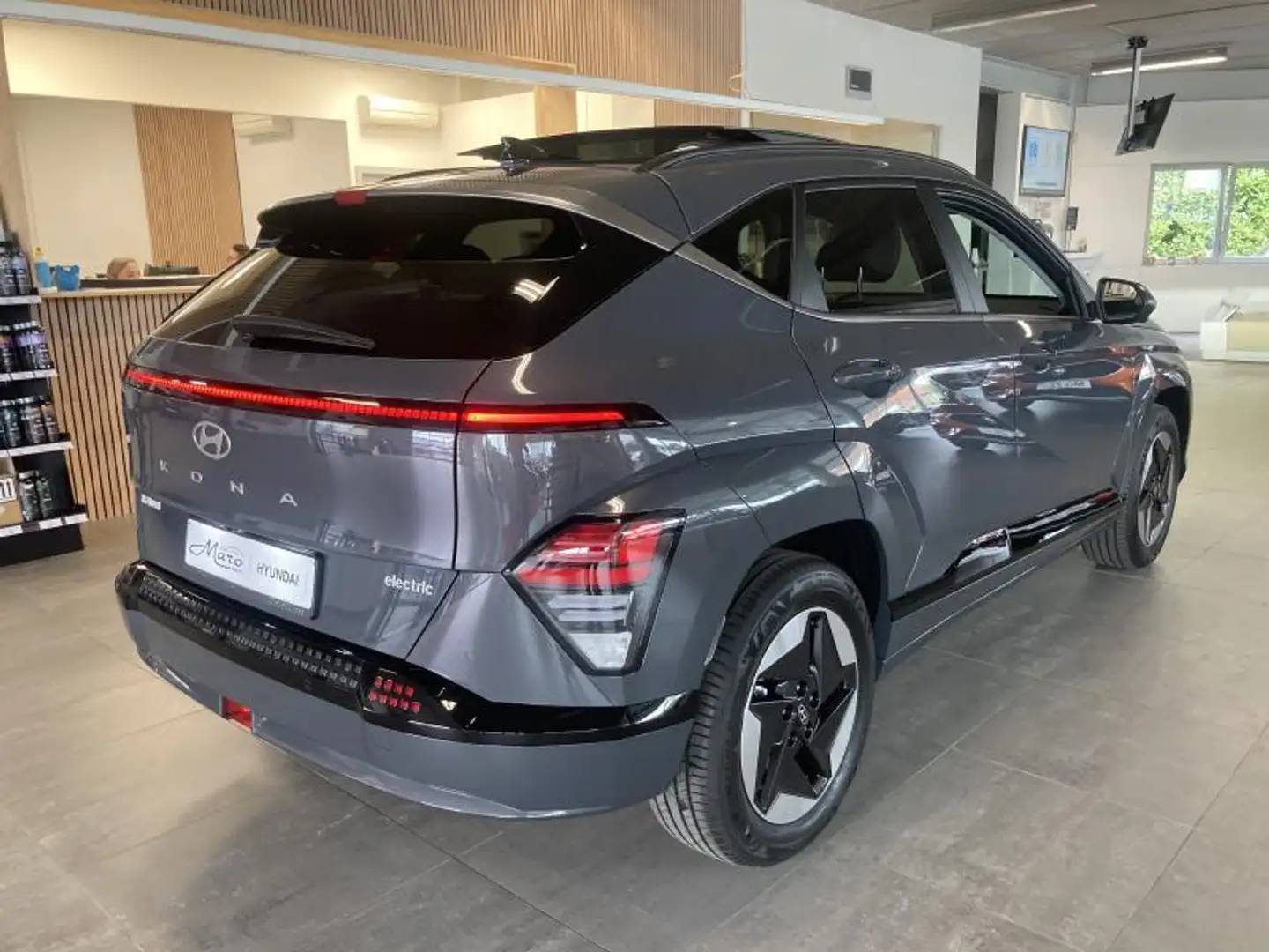 Hyundai KONA EV 65KwH Shine Sensation Plus | DEMO FULL OPTION! Grijs - 2