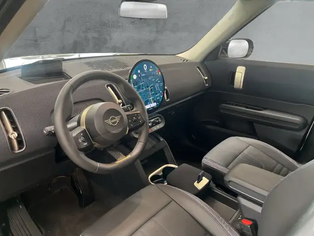 Mini Countryman view 9
