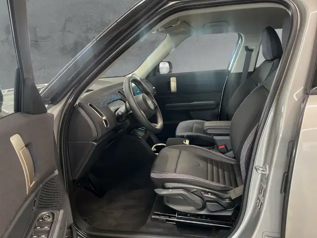 Mini Countryman view 8